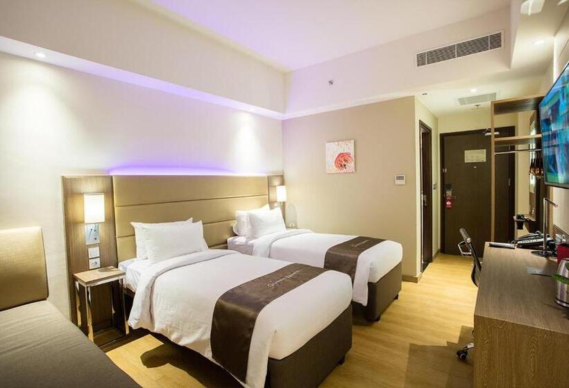 חדר דלוקס, Bigland Hotel & Convention Sentul