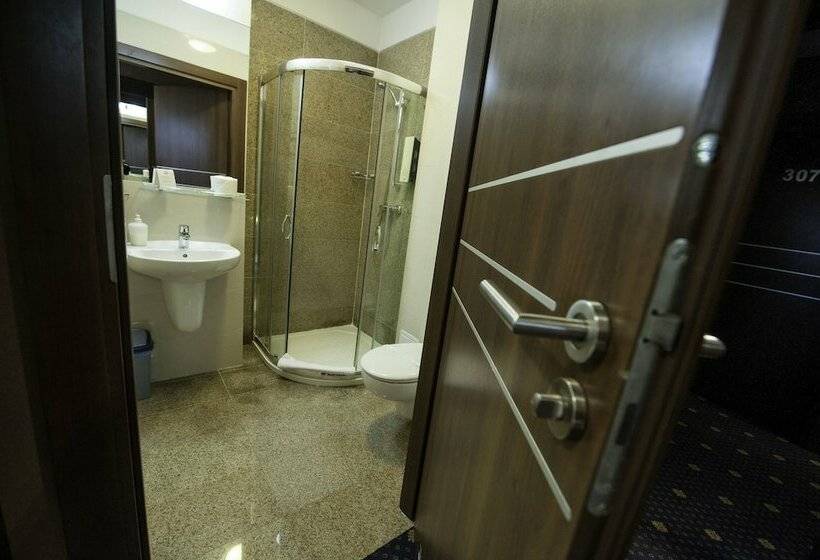 اتاق کلاس بیزنس, Rad