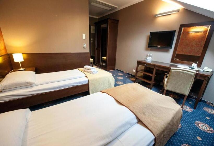 اتاق کلاس بیزنس, Rad