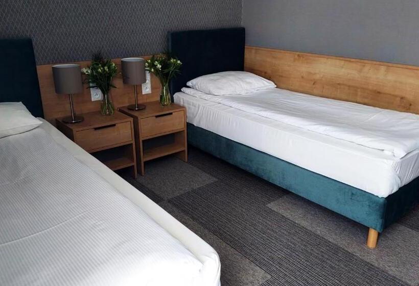 اتاق استاندارد یک نفره, Rad