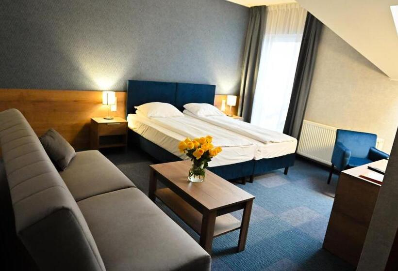 اتاق لوکس, Rad