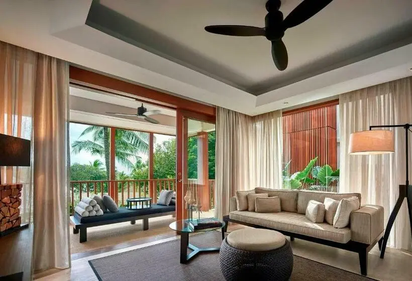 Suite King Bed