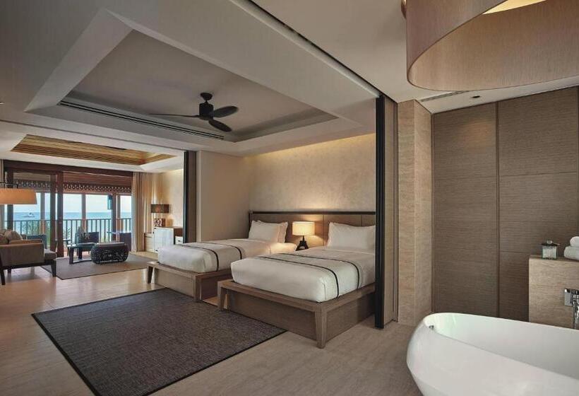 סוויטה עם טרסה, The Ritz Carlton Koh Samui