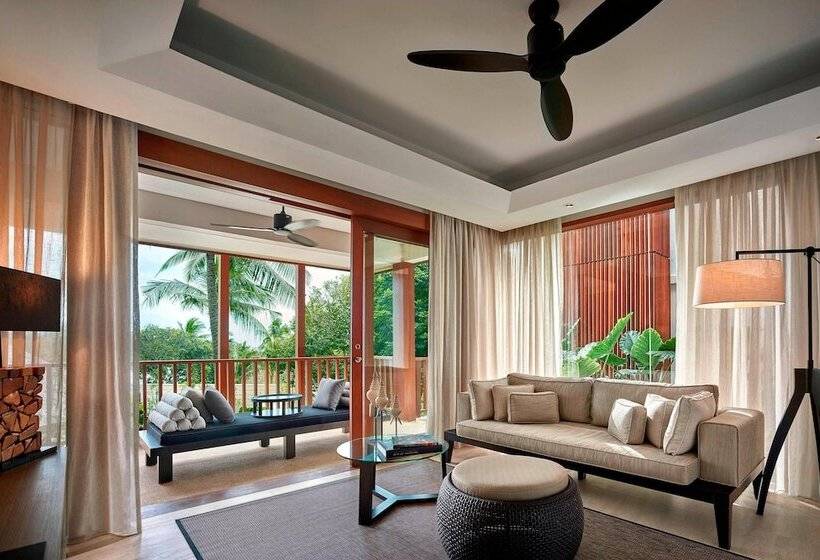 סוויטה נוף לגינה, The Ritz Carlton Koh Samui