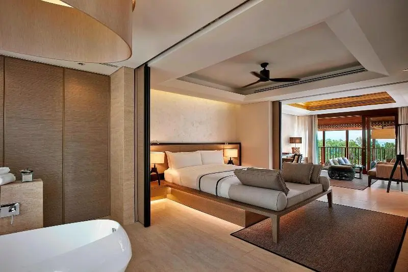 キングサイズベッドのスイートルーム, The Ritz Carlton Koh Samui