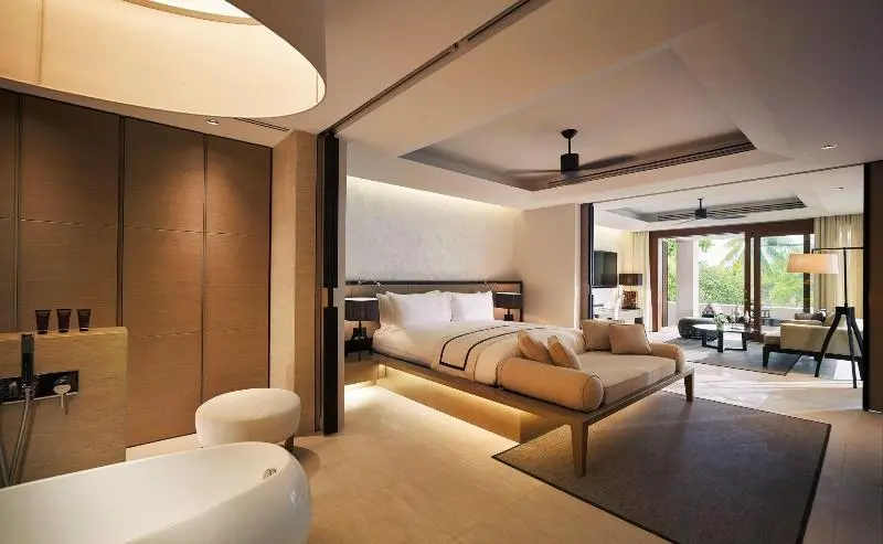 キングサイズベッドのスイートルーム, The Ritz Carlton Koh Samui