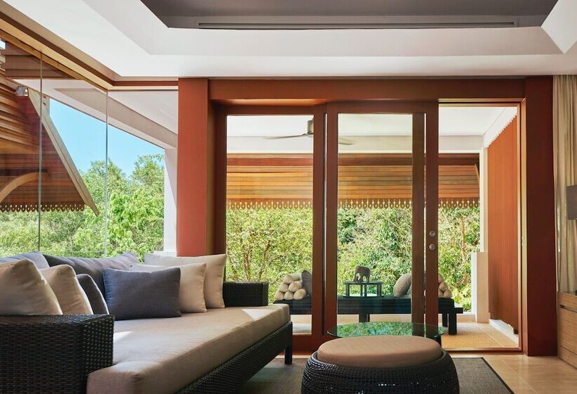 סוויטה נוף לגינה, The Ritz Carlton Koh Samui