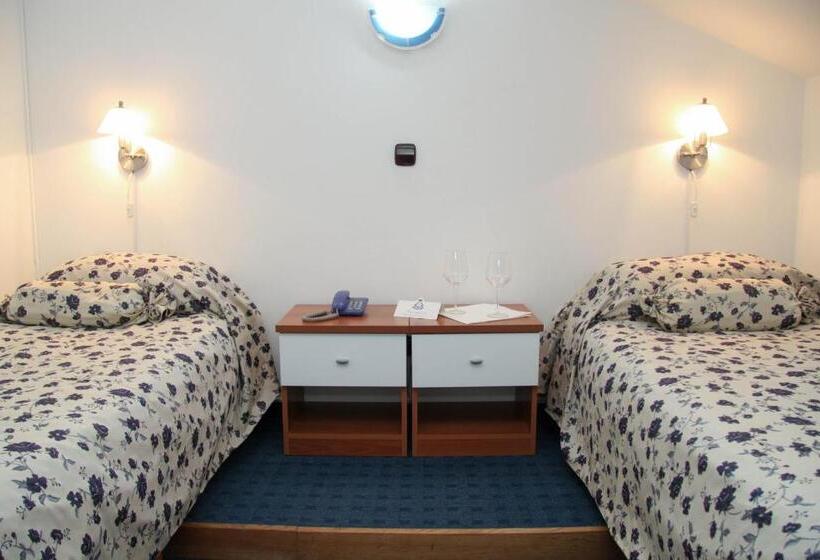 غرفة كمفورت مع بلكونة, Villa Neretva   Metković