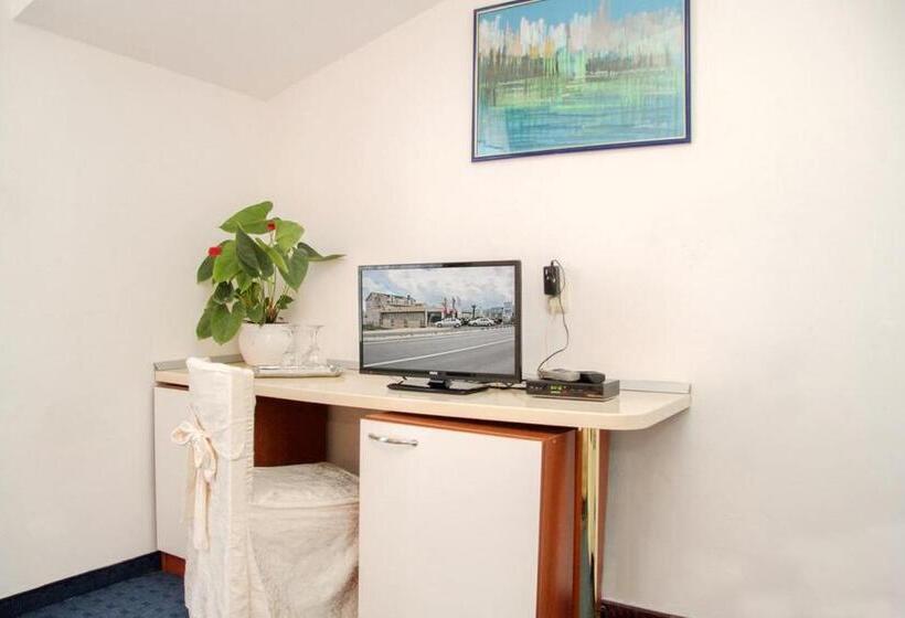 バルコニー付きスタンダードルーム, Villa Neretva   Metković