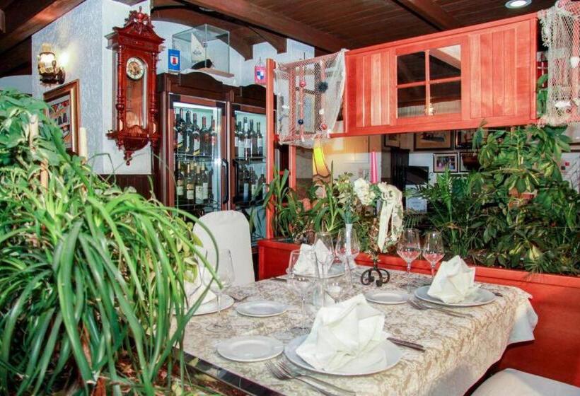 Comfort room with balcony, Villa Neretva   Metković