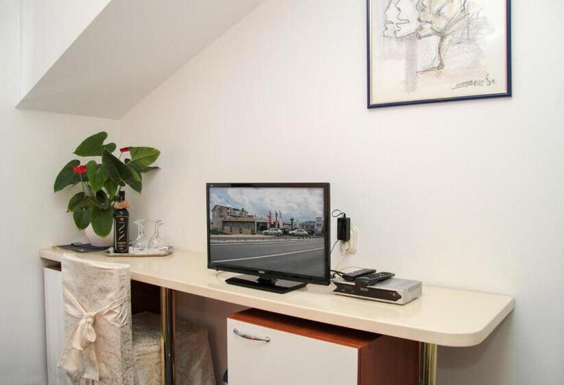 Comfort room with balcony, Villa Neretva   Metković