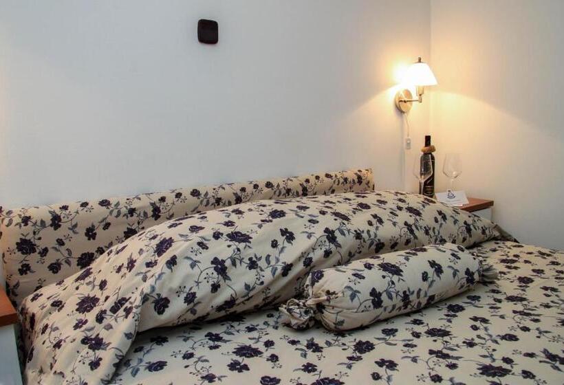 غرفة قياسية مزوَّدة بشُرفة, Villa Neretva   Metković