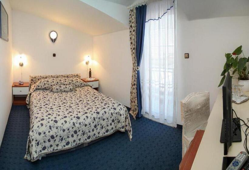 Номер Стандарт с Балконом, Villa Neretva   Metković