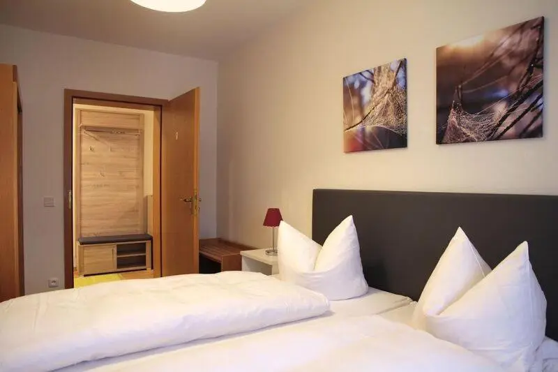 Apartamento 2 Quartos, Zur Post