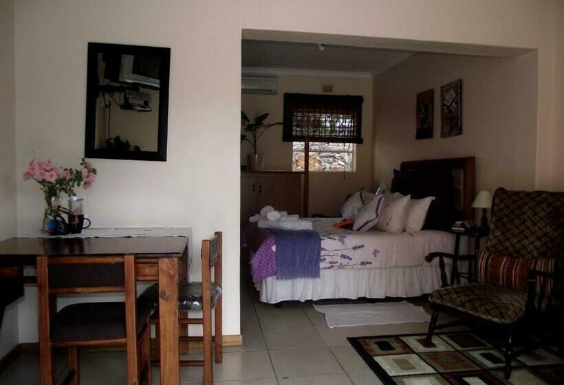 패밀리 룸, Memra Guest House