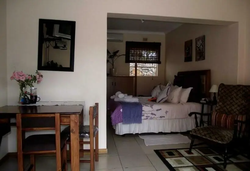ファミリールーム, Memra Guest House