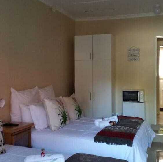 패밀리 룸, Memra Guest House