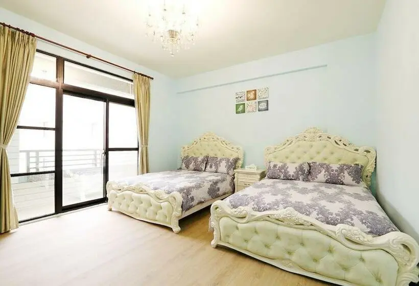 اتاق لوکس چهار تخته, Princess Chloe B&b