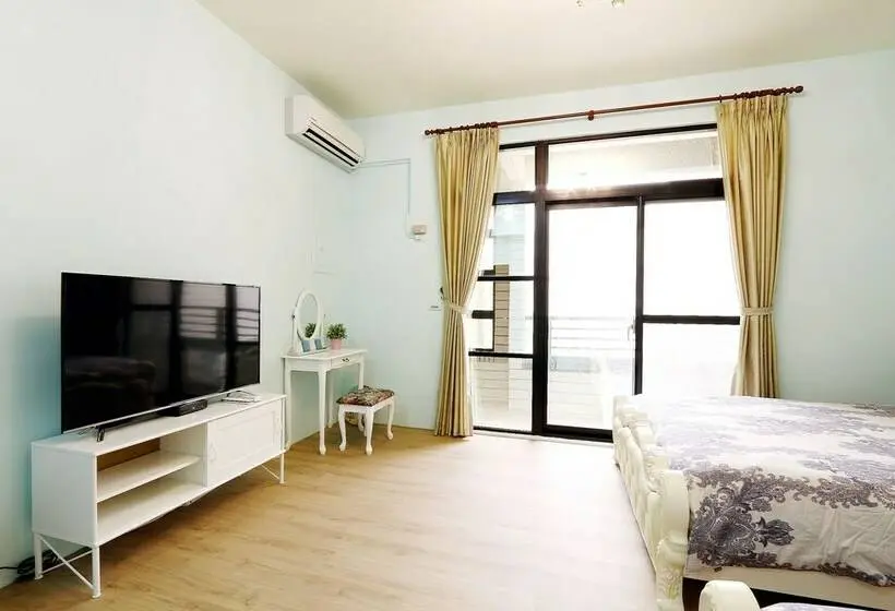 اتاق لوکس چهار تخته, Princess Chloe B&b