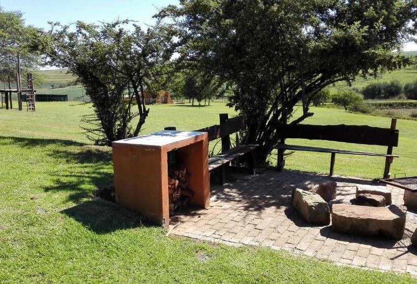 חדר סטנדרט לארבעה, Pumula Guest Farm