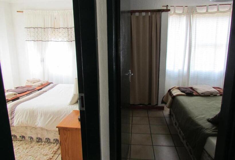 חדר סטנדרט לארבעה, Pumula Guest Farm