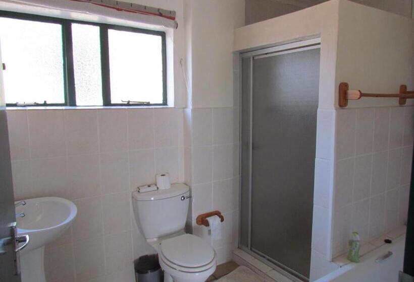 חדר סטנדרט לארבעה, Pumula Guest Farm