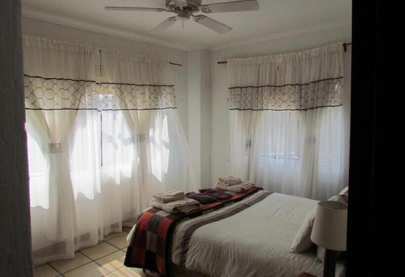 חדר סטנדרט לארבעה, Pumula Guest Farm