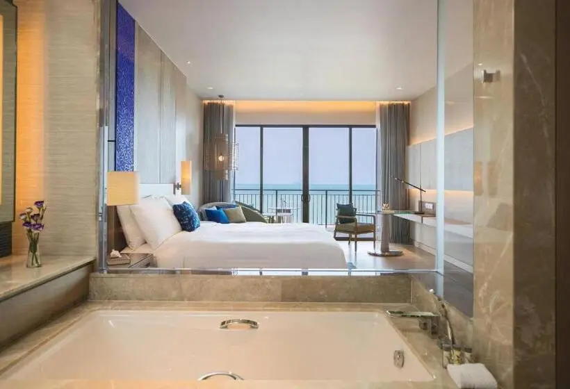 Standard-huone Merinäkymä Parveke, Renaissance Pattaya Resort & Spa