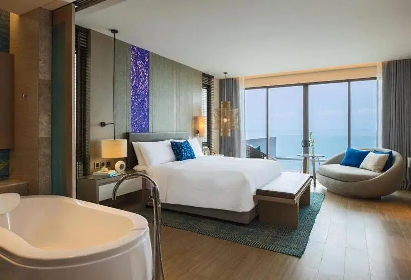 Villa 2 Makuuhuonetta Merinäkymä, Renaissance Pattaya Resort & Spa