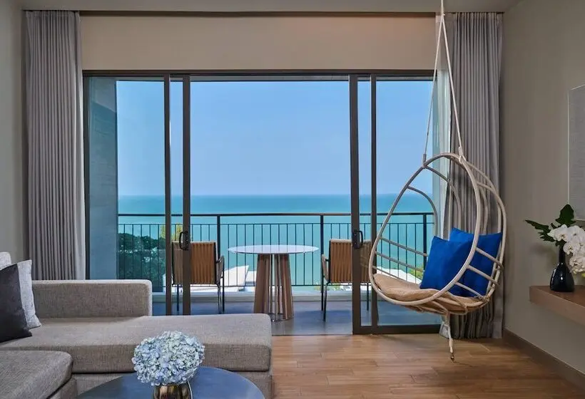 Sviitti Merinäkymä, Renaissance Pattaya Resort & Spa