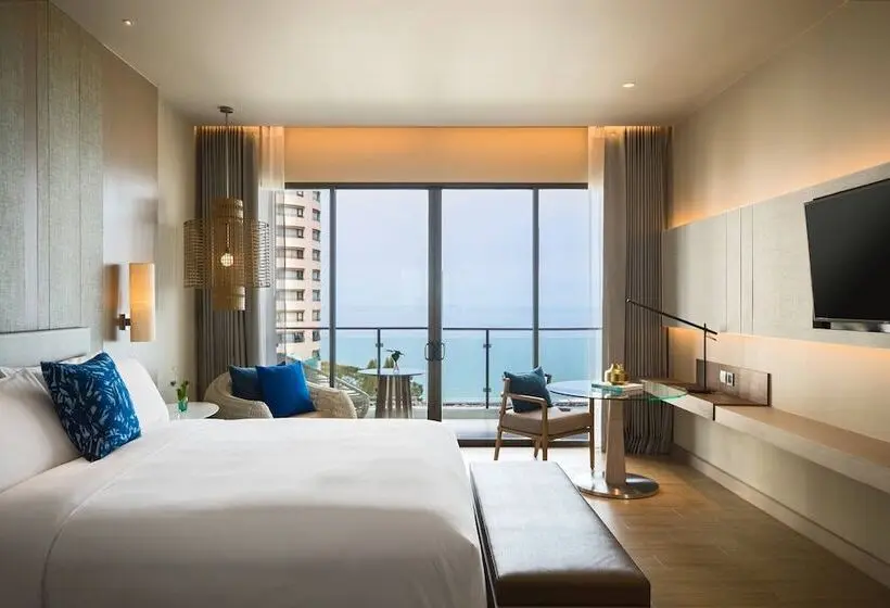 Sviitti Merinäkymä, Renaissance Pattaya Resort & Spa