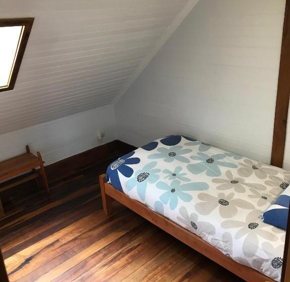 اتاق استاندارد یک تخته با سرویس بهداشتی مشترک, Hostal Compass Del Sur