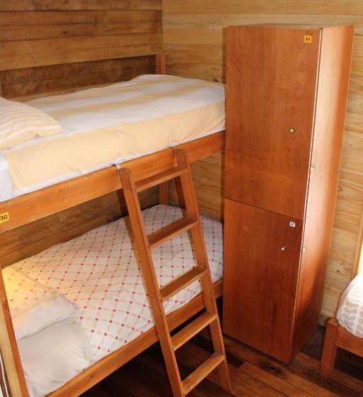 تختخواب در اتاق مشترک, Hostal Compass Del Sur