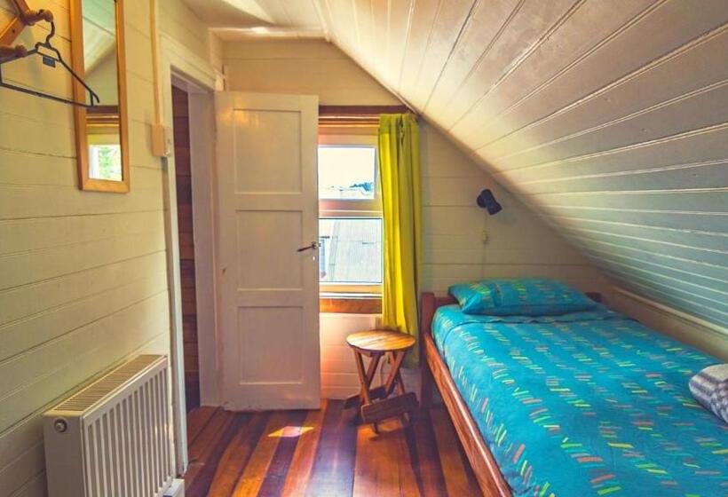 اتاق خانوادگی, Hostal Compass Del Sur