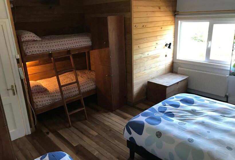 اتاق خانوادگی با سرویس بهداشتی مشترک, Hostal Compass Del Sur