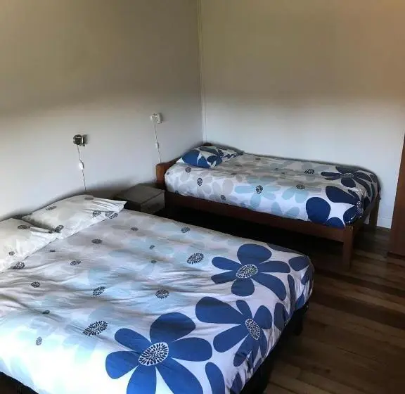 اتاق خانوادگی با سرویس بهداشتی مشترک, Hostal Compass Del Sur
