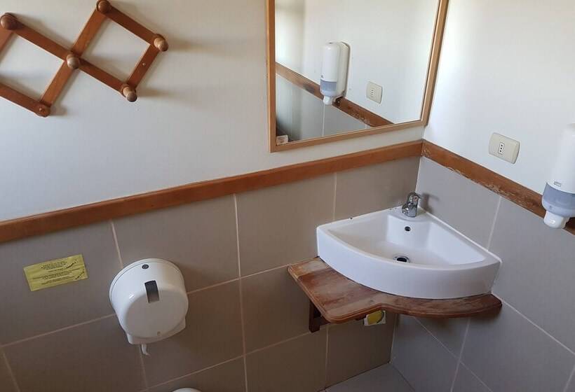 اتاق استاندارد یک تخته با سرویس بهداشتی مشترک, Hostal Compass Del Sur