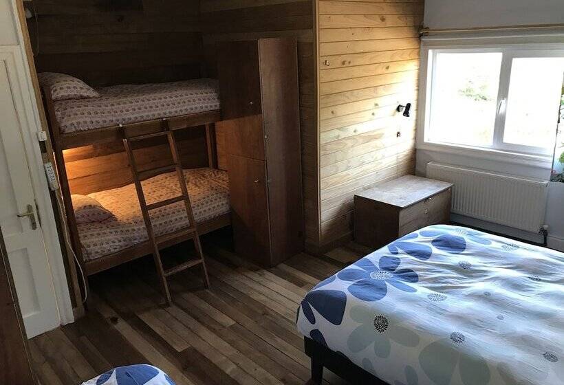 اتاق خانوادگی با سرویس بهداشتی مشترک, Hostal Compass Del Sur