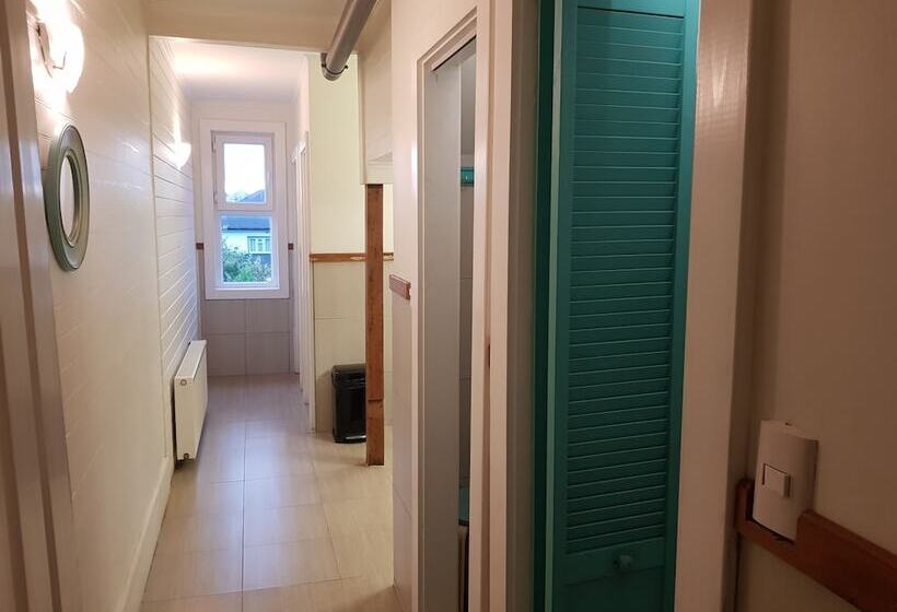اتاق خانوادگی با سرویس بهداشتی مشترک, Hostal Compass Del Sur