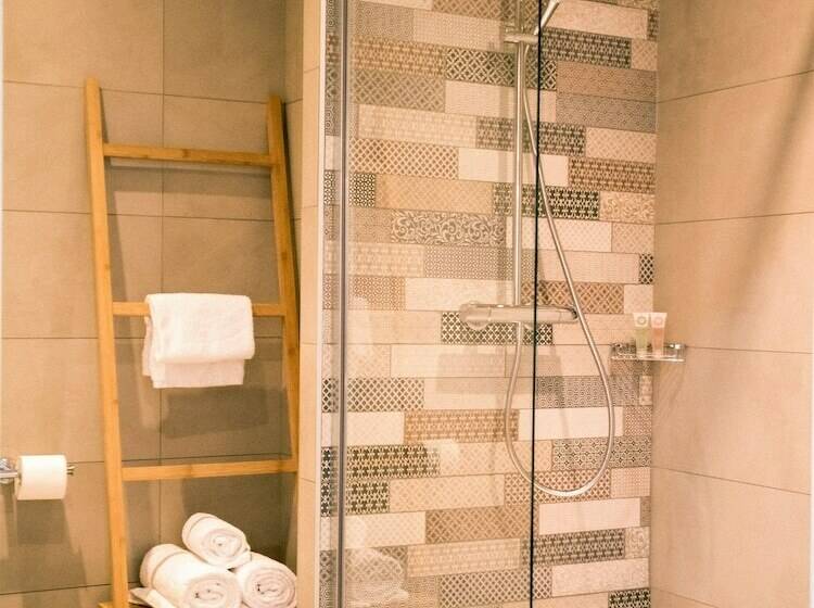 غرفة سوبيريور مزودة بشرفة, Best Western Plus Antibes Riviera