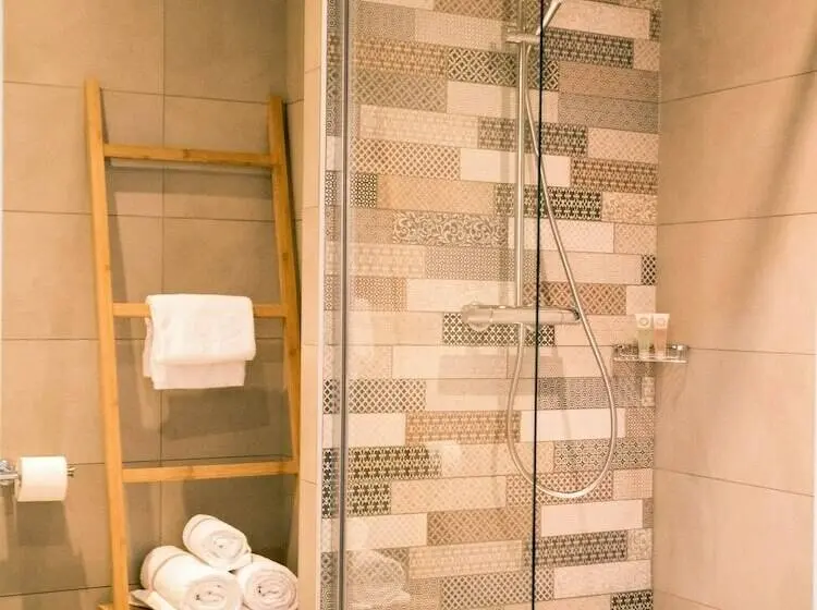 اتاق سوپریور با بالکن, Best Western Plus  Antibes Riviera