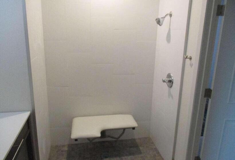 غرفة قياسية لذوى الاحتياجات الخاصة, Best Western Plus Roland Inn & Suites