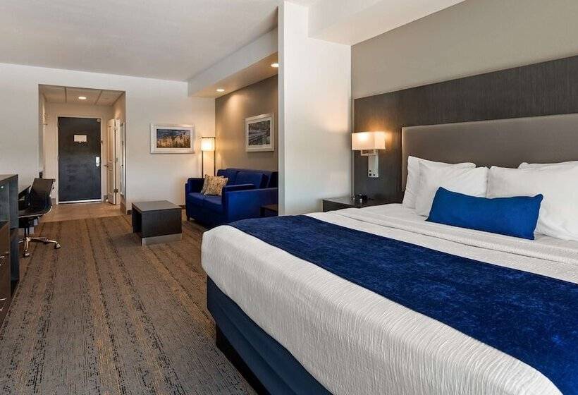 جناح, Best Western Plus Roland Inn & Suites