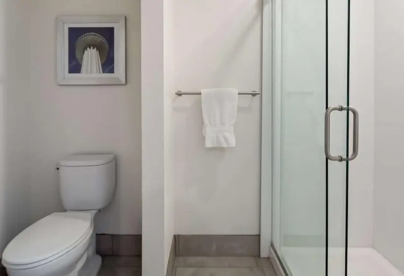 スイート, Best Western Plus Roland Inn & Suites