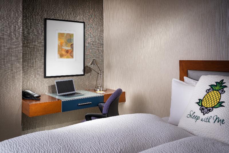 غرفة قياسية سرير كينج لذوى الإحتياجات الخاصة, Best Western Plus Roland Inn & Suites