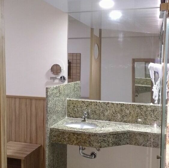 豪华三人间, Dan Inn Campos Do Jordao