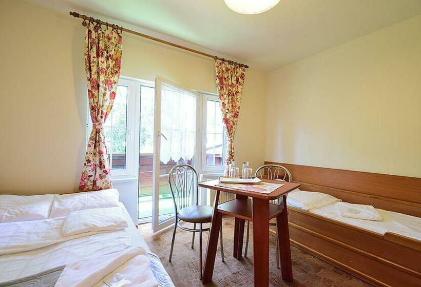 اتاق استاندارد سه نفره, Marsjanka