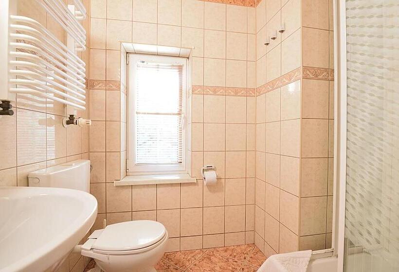 اتاق استاندارد چهار تخته, Marsjanka