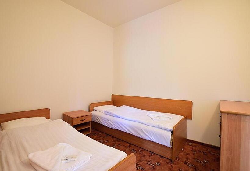 اتاق استاندارد چهار تخته, Marsjanka