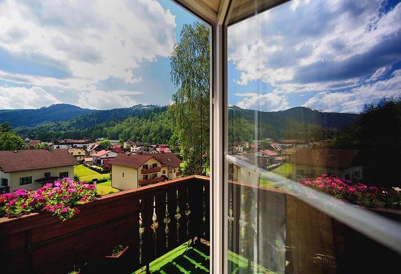 استودیوی لوکس, Marsjanka